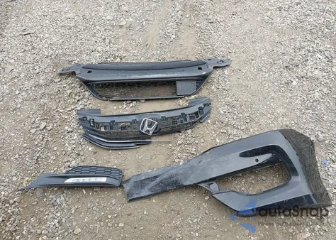 2017 Honda Accord Touring V6 z USA, uszkodzony, nr VIN 1HGCR3F96HA039595